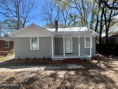 2908 BROADWAY Avenue