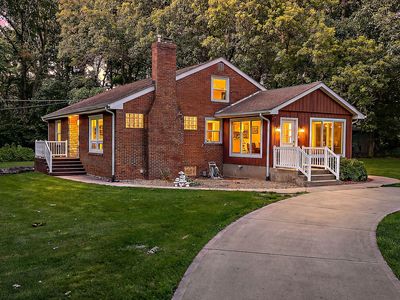 1111 S Hobart Rd