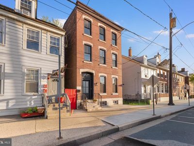 122 E Broad St