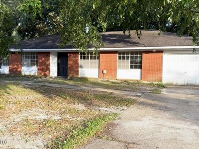 2412 Collins Blvd