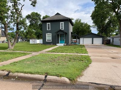 106 W 13th St
