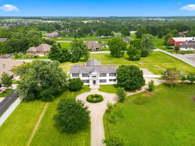 1132 N Farm Road 185