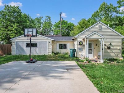 394 S Elm St