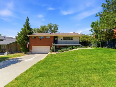 3035 E Nila Way