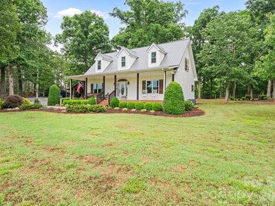 1744 Lowe Dr