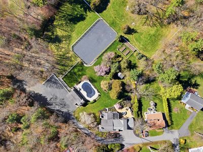 12 Beatty Ln