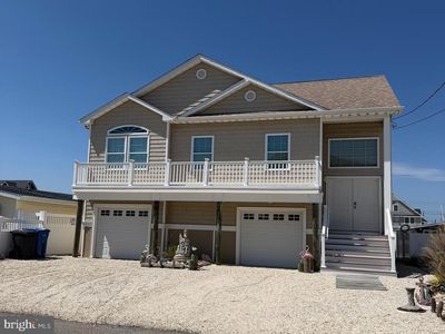 96 Albert Dr