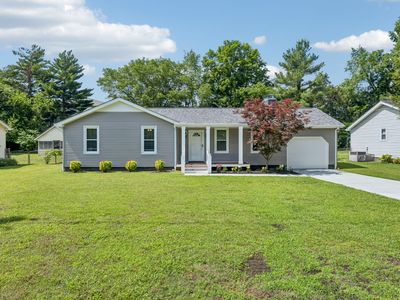 105 N Hampton Ct