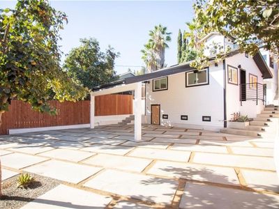 2290 Riverside Dr