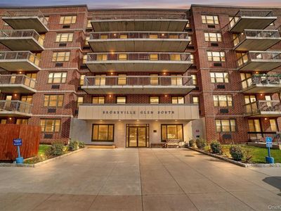 1376 Midland Ave #810