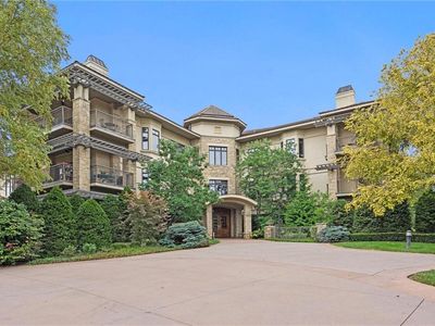 4801 W 133rd St UNIT 301