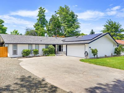 1451 Bluebonnet Ave