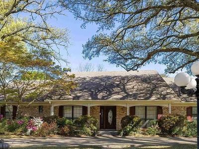 Property at 800 Elizabeth St, Gilmer, TX