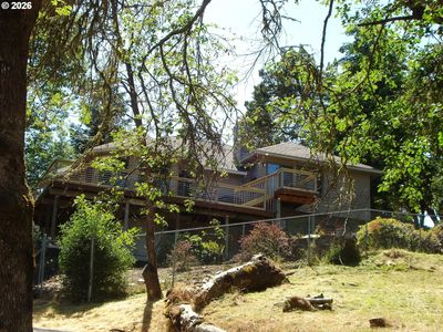 321 Arcadia Dr
