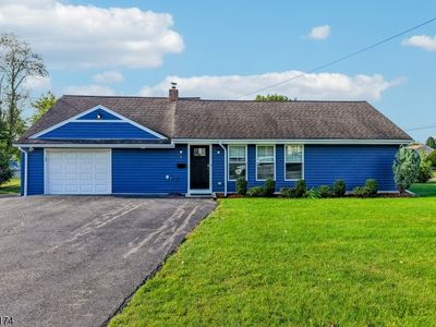 4 Stuart Ln