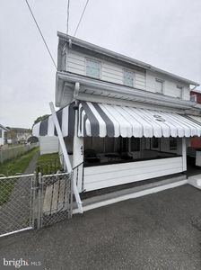 43 Lakeside Ave