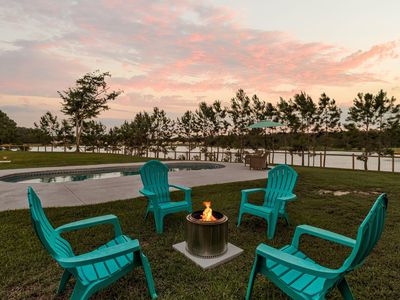 562 Pontoon Rd
