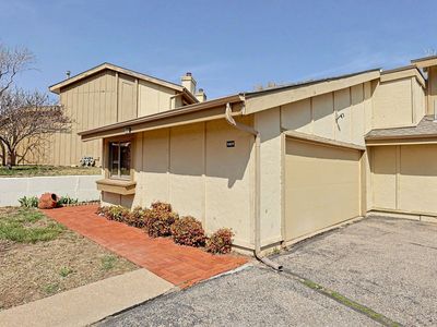 8201 E Harry St APT 1401