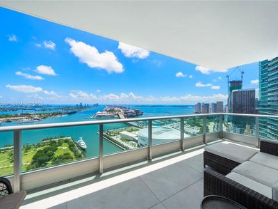 900 Biscayne Blvd APT 4202