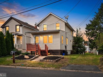 44 Hutchins Ave