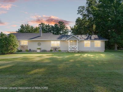 5220 N Saint Clair Rd