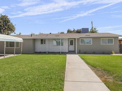 1117 W Wren Avenue