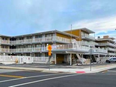 8401 Atlantic Ave #103