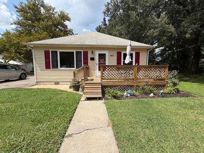 607 Warwickshire Ct