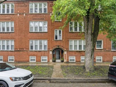 7205 N Damen Ave #3