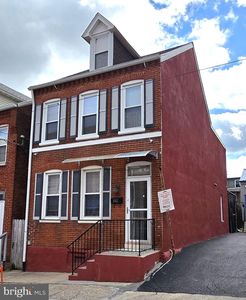 642 Lafayette St