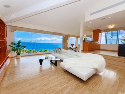 738 Kaulana Pl