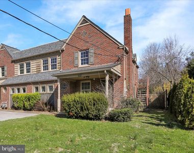 1055 Columbia Ave