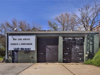 2320 California Ave
