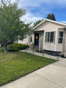 729 Crestview Dr
