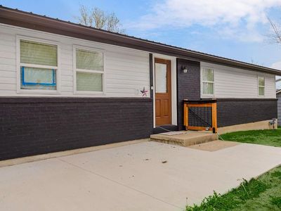 1001 Main St
