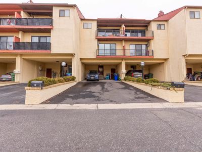 10 Empire Dr