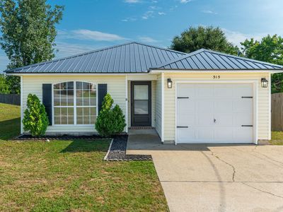 315 Apple Dr