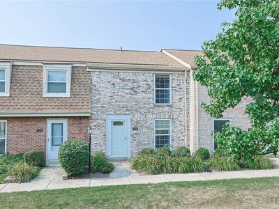 1438 Crown Point Ct