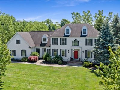 8 Turning Leaf Dr