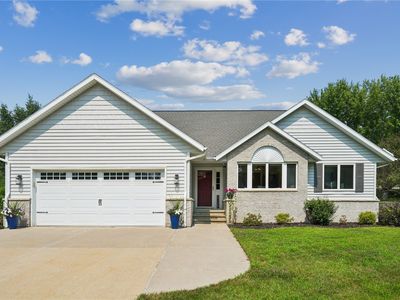 Property at 4131 Cedar Heights Trl, Center Point, IA