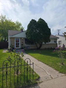 3949 N 77th STREET