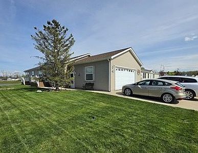 Property at 180 Pine Lakes Dr W #129, Lapeer, MI