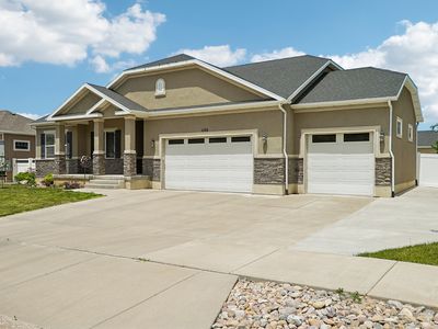 1168 E Canyon Dr