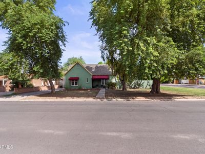 302 W Roma Avenue