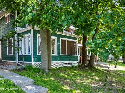 320 Oakhill Ave