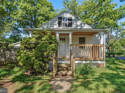 102 N Horners Ln