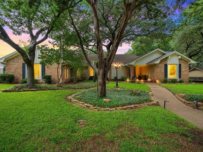 9913 Burgundy Ln
