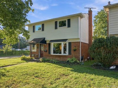 Property at 1405 W Elmwood Ave, Clawson, MI