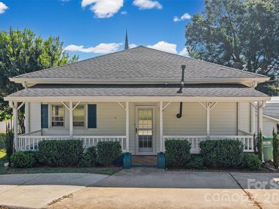 Property at 103 6th St, Cramerton, NC
