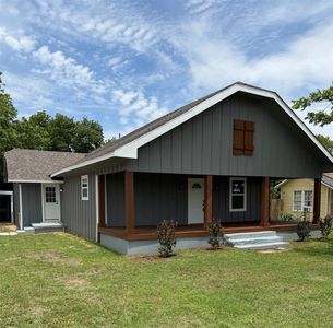 Property at 206 W 8th St, Venus, TX